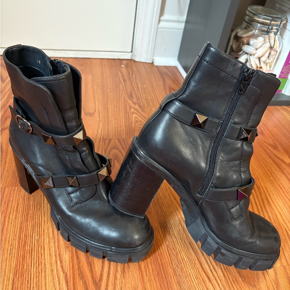 Vaneli Davy tall ankle boot 👢 moto 🏍️ studded - Picture 12 of 12